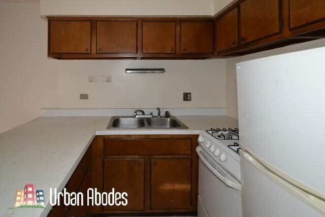 Foto del edificio - 648 W Wrightwood Ave