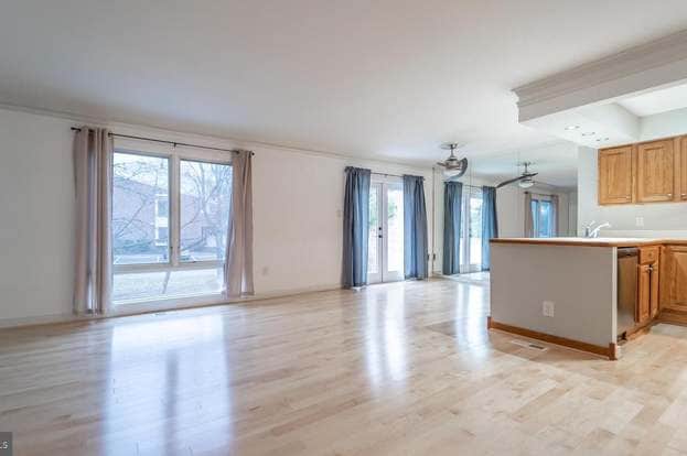 Photo - 9753 Lake Shore Dr Townhome