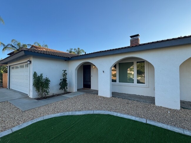 Foto del edificio - 22471 Loch Lomond Dr