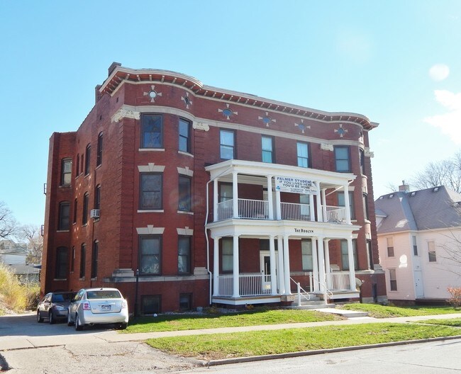 Building Photo - 739 N Perry St