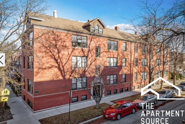 Photo - 1948 W Nelson St Apartment