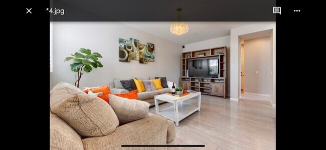 Living room - 1331 Keck Rd