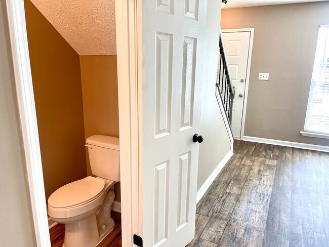 Foto del edificio - Welcome to this sleek and modern 2 bedroom...