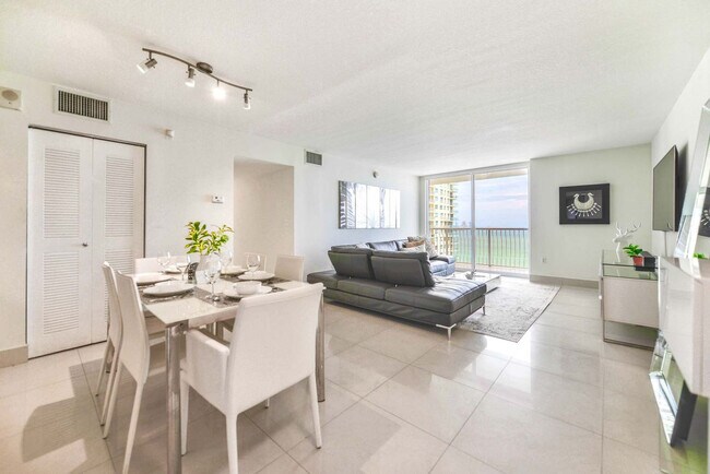 Foto del edificio - 1 SE 12th St