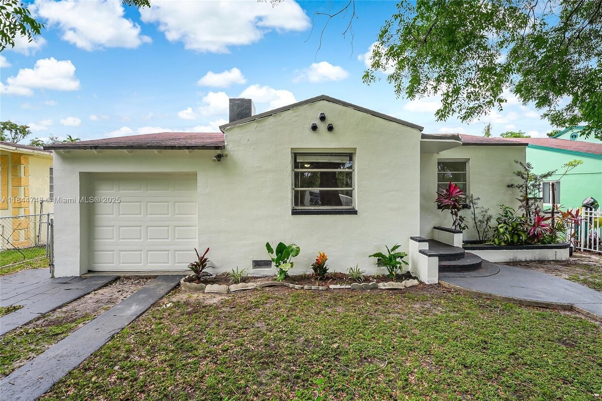 Primary Photo - 1059 NW 48th St