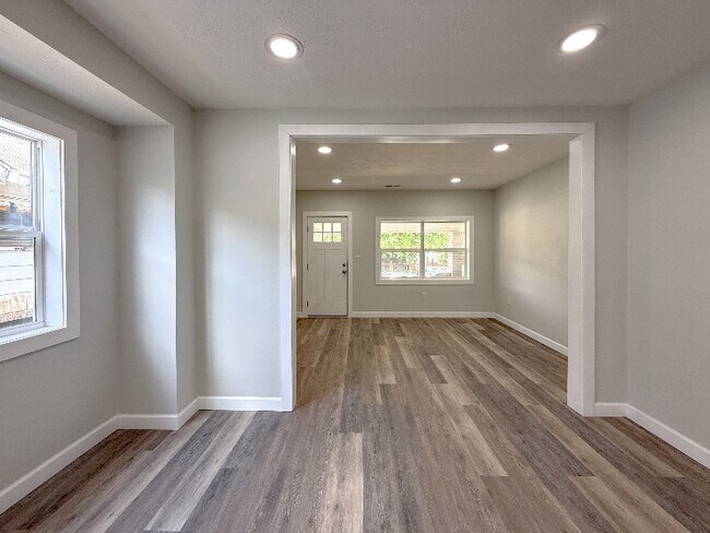Foto del edificio - 1506 Dawson St