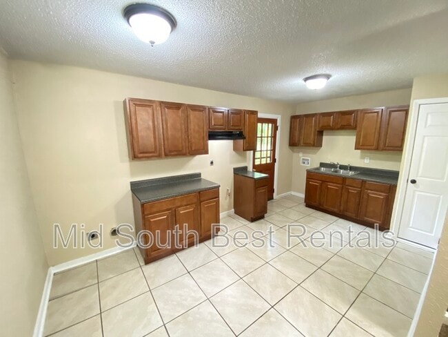 Foto del edificio - 4592 Sunnybrook St