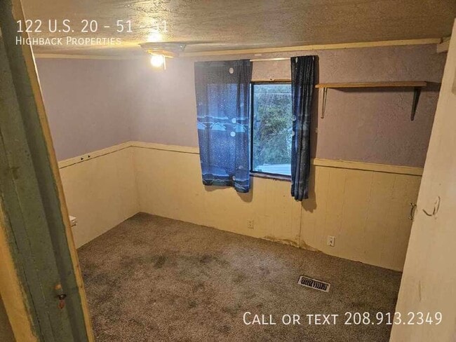 Building Photo - 122 US-20