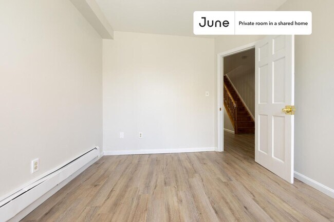 Foto del edificio - Room in Shared 4 bed/3 bath home