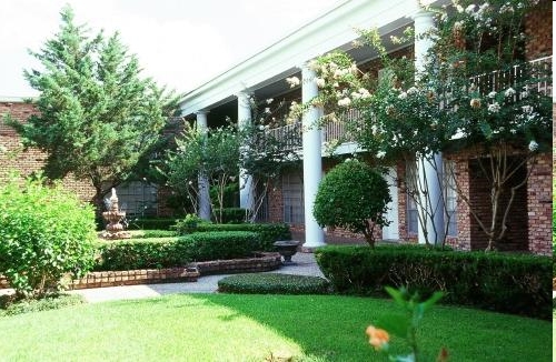 Primary Photo - Three Fountains One