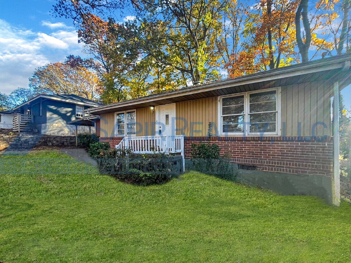 Primary Photo - 1686 Valencia Rd