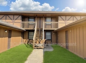 Building Photo - 2100 SW 9th St