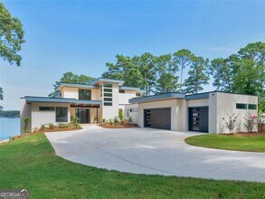 Building Photo - 3258 S Bay Dr