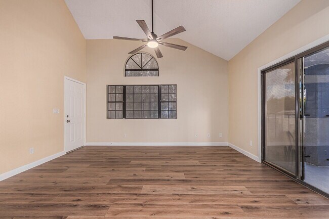 Foto del edificio - Ready for IMMEDIATE MOVE IN!