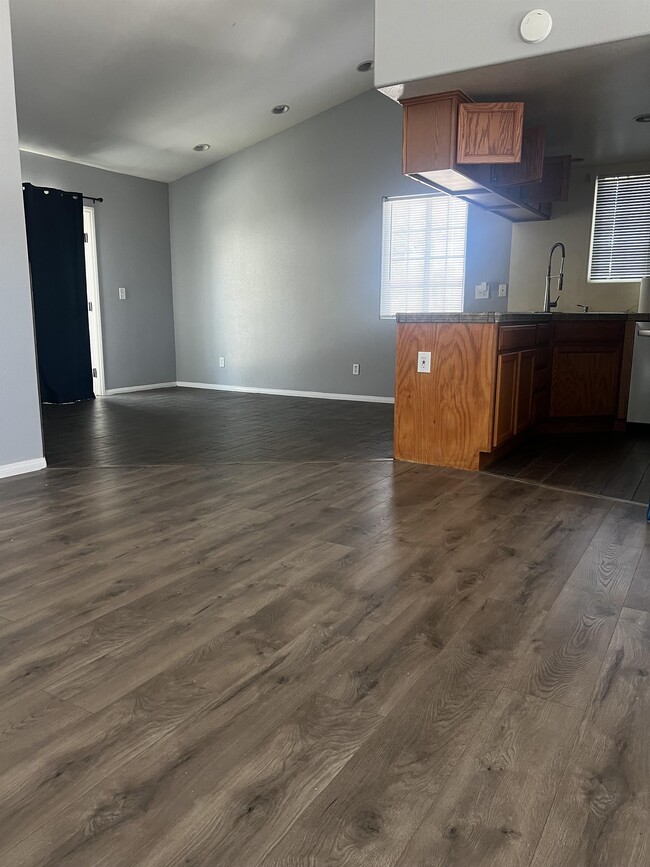 Foto del edificio - 44329 Sancroft Ave