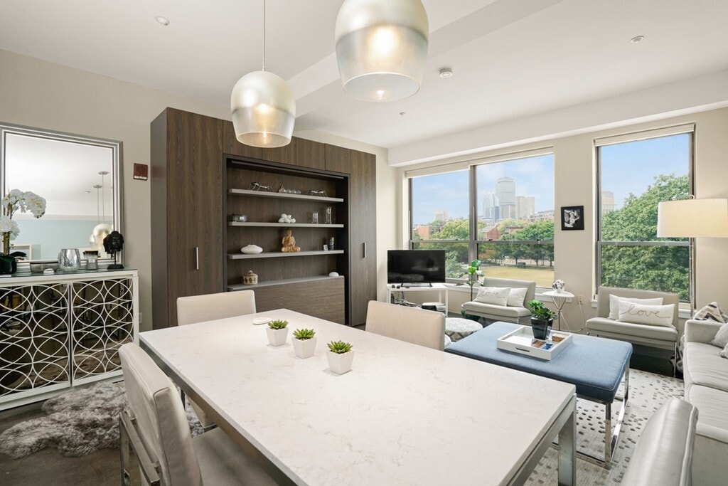 Foto principal - 1166 Washington St
