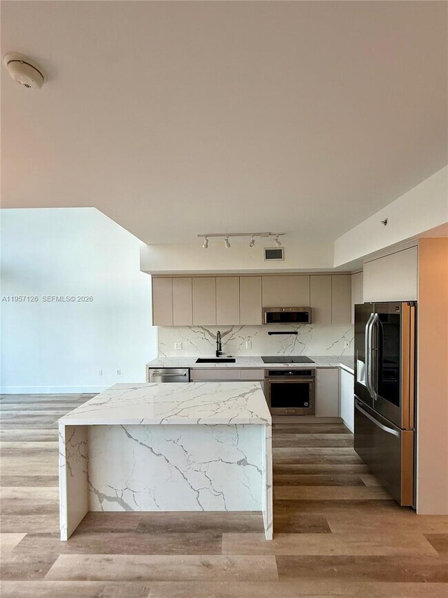 Foto del edificio - 90 SW 3rd St