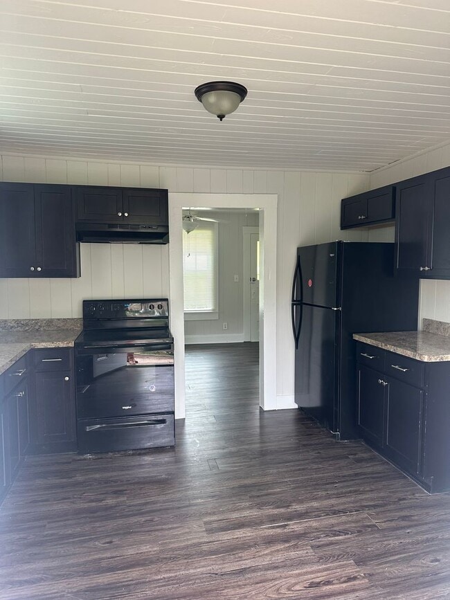 Photo - Charming Home in Downtown Flowery Branch!