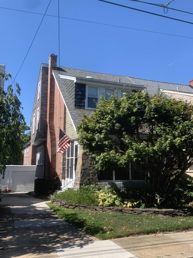 Foto principal - 816 W 22nd St