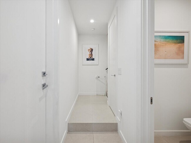 Foto del edificio - 3458 Day Ave