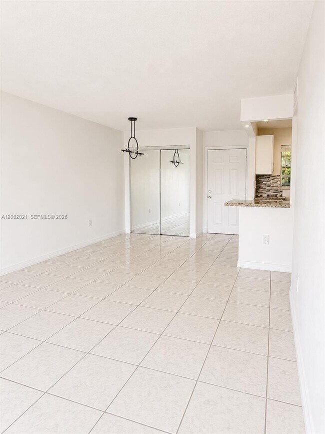 Foto del edificio - 6095 W 18th Ave