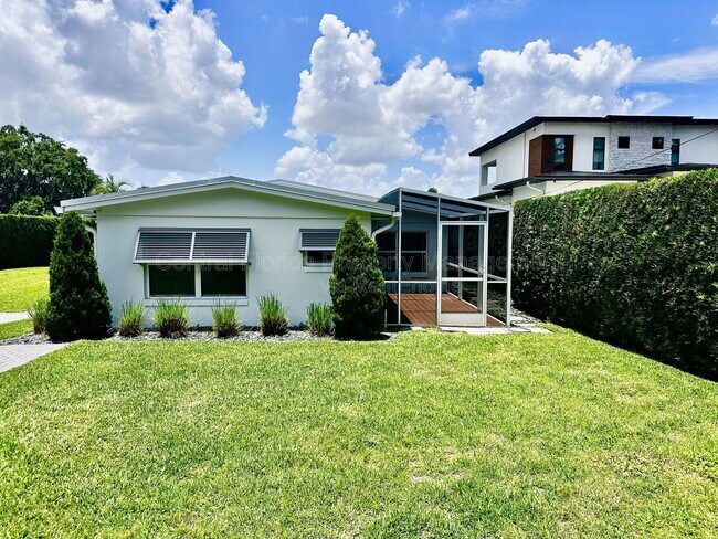 Foto del edificio - 7210 Seminole Dr