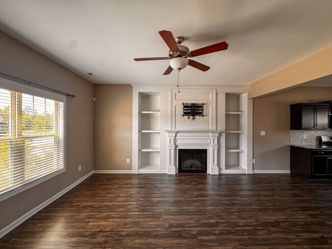 Foto del edificio - Beautiful 4 Bed 3.5 Bath Home in Jack Britt School District
