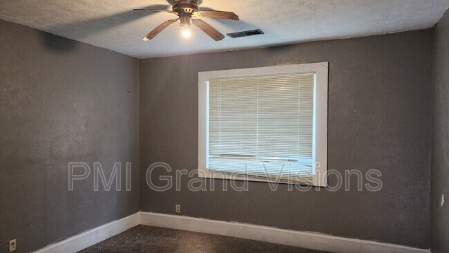 Foto del edificio - 845 W Sawyer St