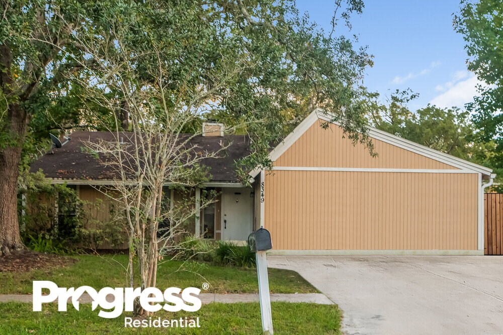 8349 Candlewood Dr W, Jacksonville, FL 32244 House Rental in