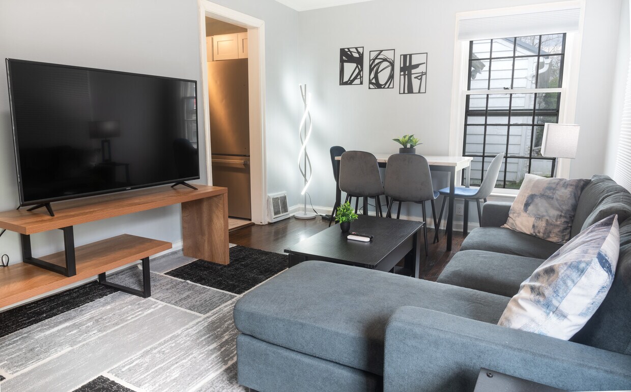 Foto principal - 202 S Washington St