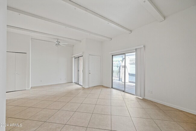 Foto del edificio - 612 S Allred Dr