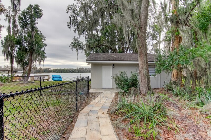 Foto principal - 318 Deer Cove Ln