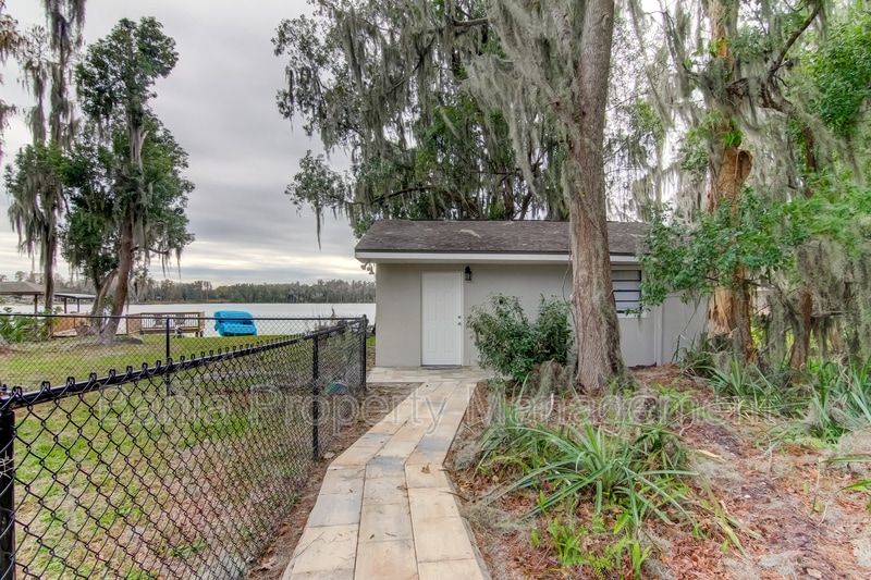 Photo - 318 Deer Cove Ln