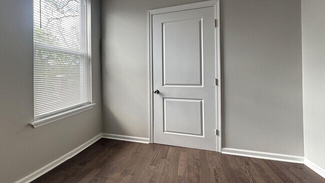 Foto del edificio - Modern 3-Bed, 1.5-Bath Rental with Updated Finishes