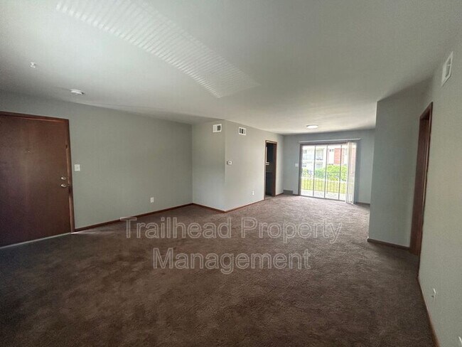 Foto del edificio - 8309 Lowell Ave