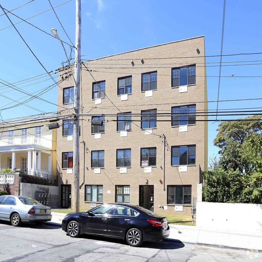 Building Photo - 3017 Barnes Ave