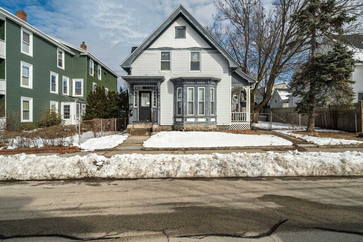 Primary Photo - 96 Prospect St