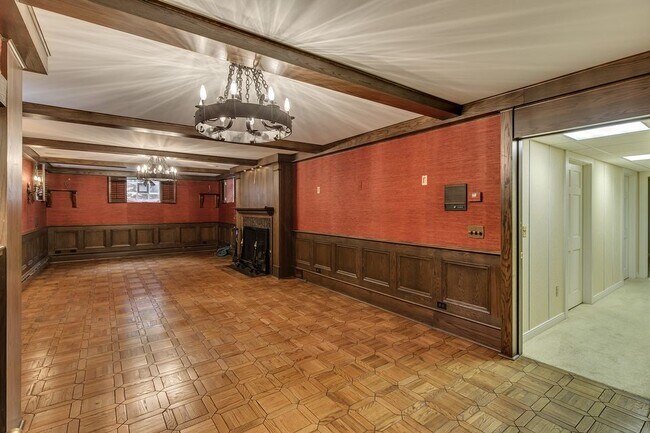 Building Photo - 212 Ridgewood Ave