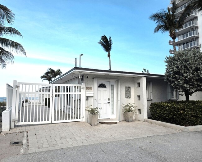 Building Photo - 800 Briny Ave