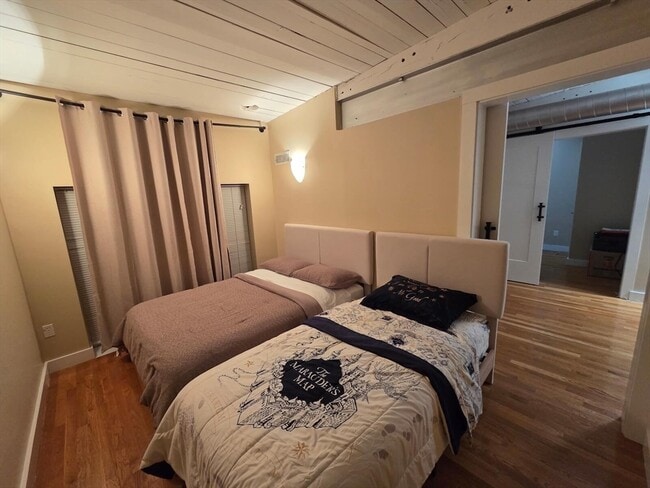 Foto del edificio - 155 Brookline St