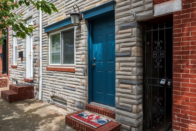 Building Photo - 917 Binney St
