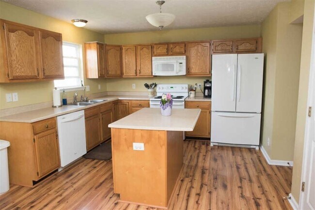 Foto del edificio - 4 Bedroom 2.5 Bath Home