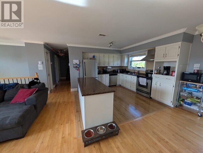 Photo du bâtiment - 32 Wyatt Blvd