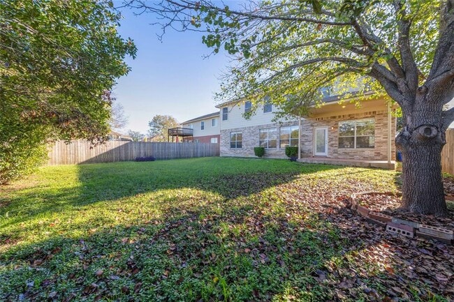 Building Photo - 2403 Branum Dr