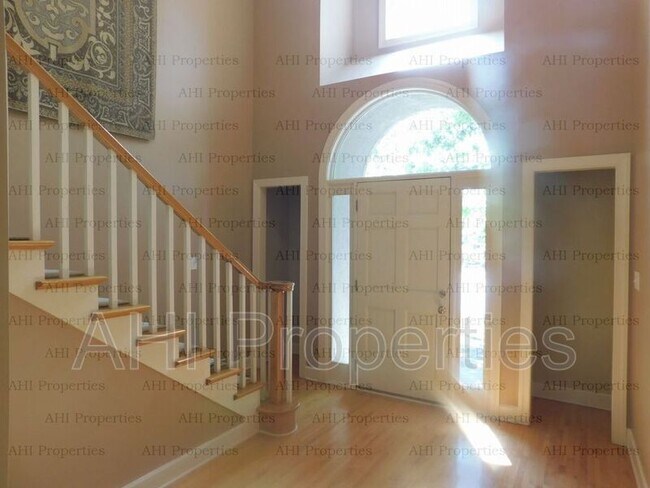 Foto del edificio - 1086 Hermitage Cir