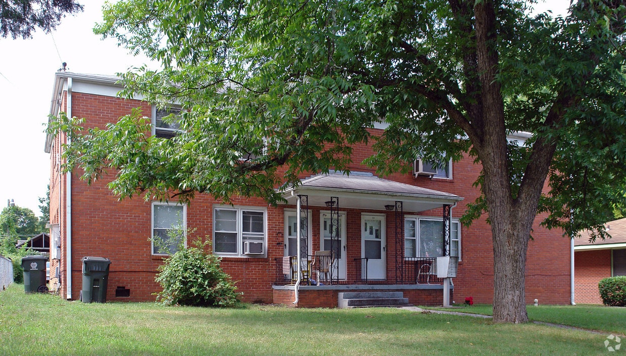 818826 New Bern Ave, Raleigh, NC 27601 Apartments at 818826 New