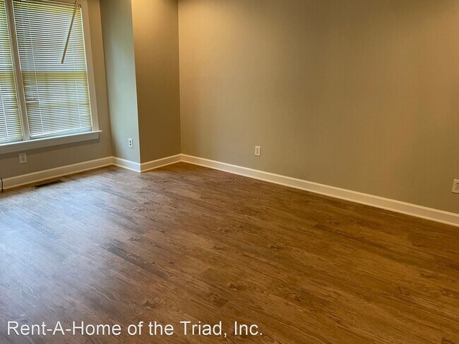 Building Photo - 4 br, 3 bath House - 4100 Deloach Court