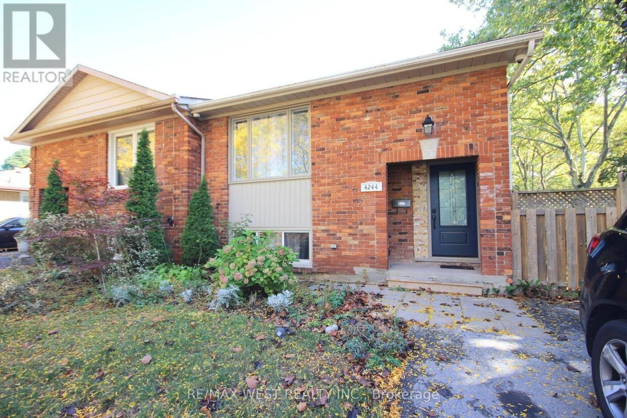 Primary Photo - 4244 York Dr