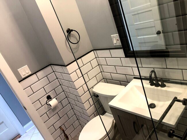 Bathroom: - 2700 S Komensky Ave