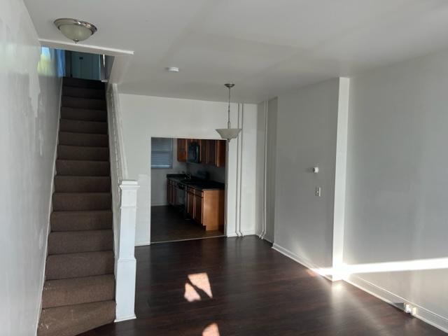 Building Photo - 605 N Decker Ave